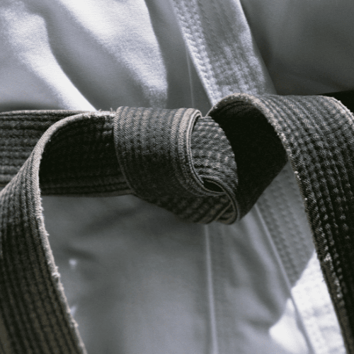 Un Kimono de Judo pour représenter la ceinture noire de la formation Black Belt Lean et Black Belt Lean Six Sigma
